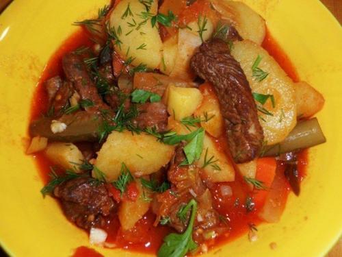 Азу по-татарски.  Ингредиенты: