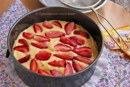 Клубничный пирог.  Для формы диаметром 22 см. 05