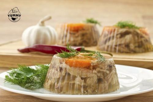 Аппетитный холодец из нежной курочки - это шедевр!  