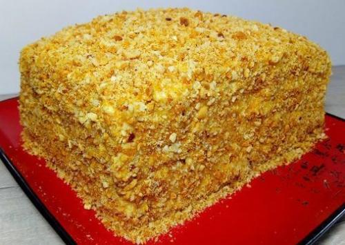 Мы готовим великолепный медовый десерт к семейным чаепитиям! 

