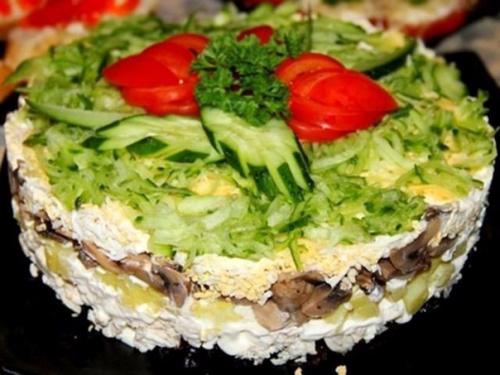 Новогодние слоеные салаты: топ - 10 самых пикантных вариантов? 08 Новогодние слоеные салаты: топ - 10 самых пикантных вариантов? 08