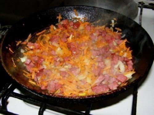 Горячий сырный суп с колбасой. 02