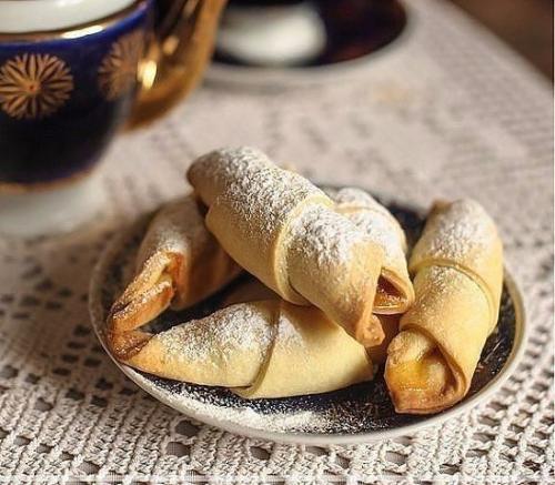 Рогалики с вареньем по бабушкиному рецепту.