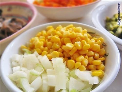 Ох, и вкуснючий салатик я нашла на просторах инета. 05