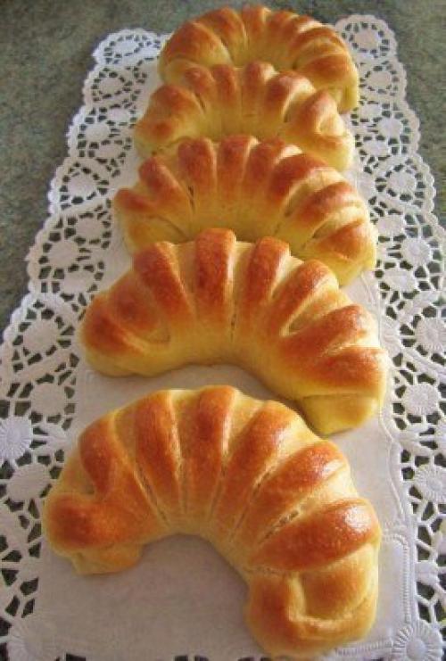 Пирожки разных видов формовки с рисово - мясной начинкой. 05