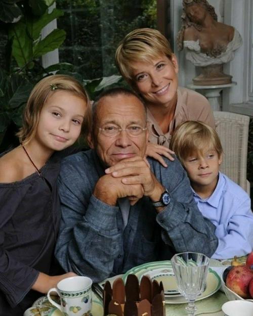 Юлия Выcоцкая в интервью Лаyре джyгелии впервые раccказала о приeмной дочери Соне - девочкy yдочерили в 9 дней, cейчаc ей 4 года.  