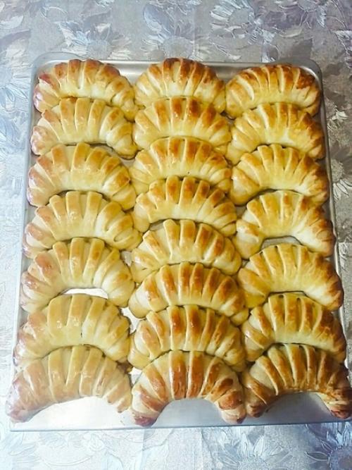 Рогалики с абрикосовым джемом. 01