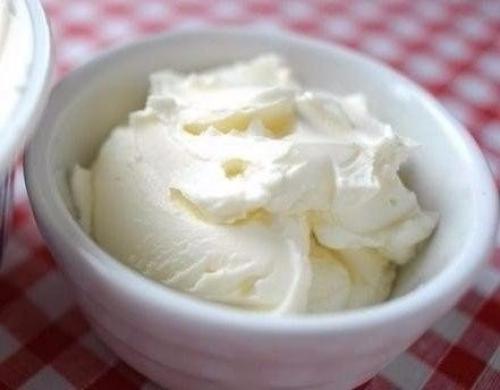 Быстрая пицца на всю семью.  Подходит по Дюкану Чередование.  -Яйца - 2 Штуки. -Крахмал кукурузный - 3 Ст.