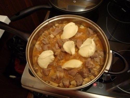 Мясо в сырном соусе. 06