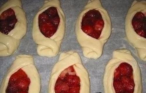 Булочки с клубничкой? 05 Булочки с клубничкой? 05