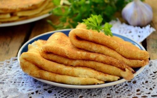 Тонкие картофельные блины.