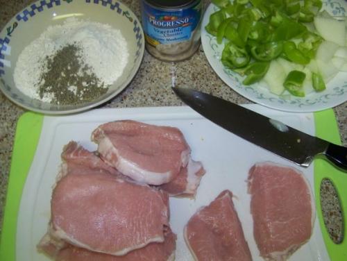 Тушеная свинина с грибами в мультиварке. 01