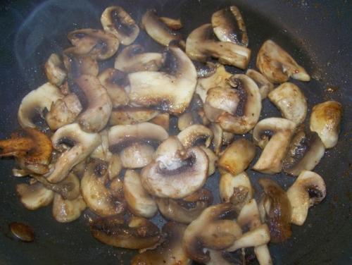 Тушеная свинина с грибами в мультиварке. 03