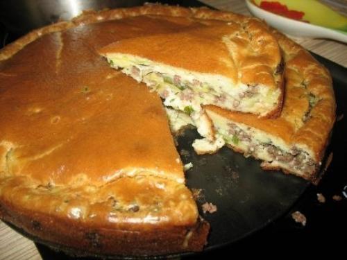 Супер нежный пирог с капустой и мясом.