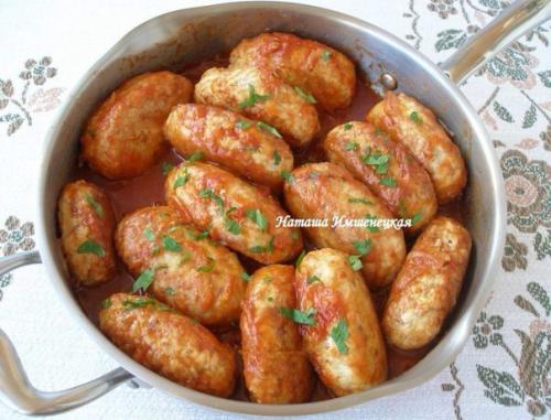 Гречаники.

Гречаники - блюдо украинской кухни, которое готовится из мясного фарша с добавлением вареной гречки.  