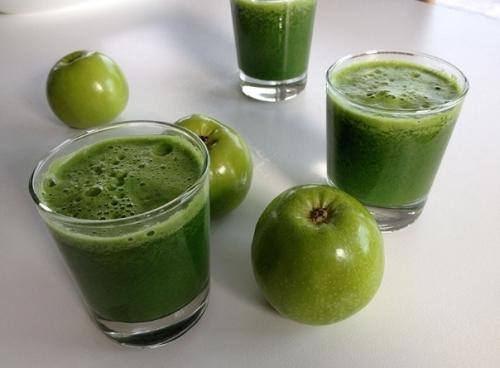 6 овощей.

Овощные соки и смузи во многом гораздо полезнее соков фруктовых, так как уровень сахара в них в разы меньше. 
