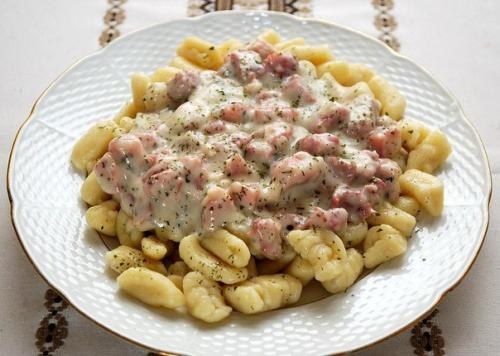 Клёцки с ветчиной.