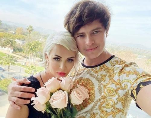 Прохор Шаляпин прокомментировал слухи о квартирах, якобы подаренных ему состоятельными поклонницами. 02