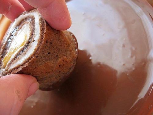 Сладкие роллы!   Главный ингредиент - шоколадные блины. 08