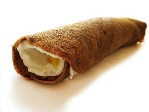 Сладкие роллы!   Главный ингредиент - шоколадные блины. 06