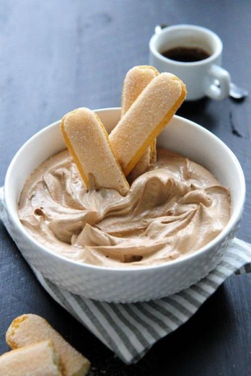 Бисквитное печенье Савоярди.