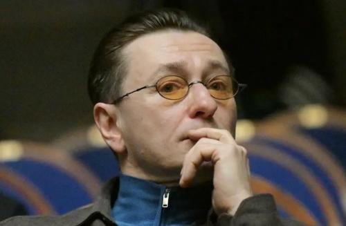 На место Константина Богомолова временно назначили Константина хабенского, что стало неожиданностью для многих. 01