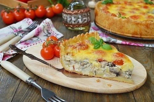 Открытый пирог Киш Лорен с курицей и грибами. Открытый пирог Киш Лорен с курицей и грибами.