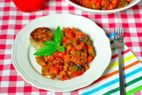 Рататуй.  Ингредиенты:   Кабачок - 1 шт.