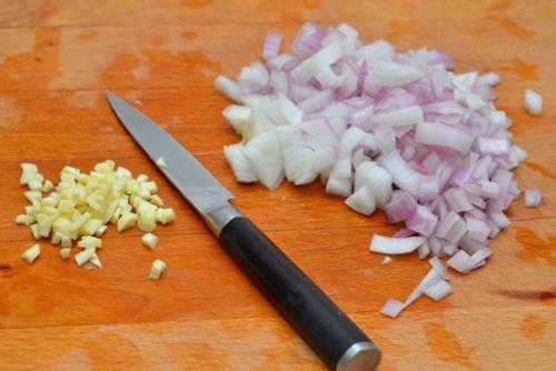 Рататуй.  Ингредиенты:   Кабачок - 1 шт. 01