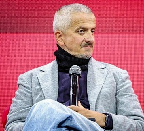 На место Константина Богомолова временно назначили Константина хабенского, что стало неожиданностью для многих. 03