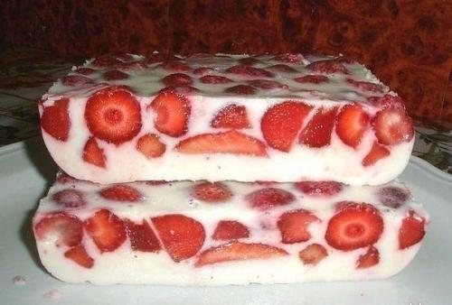 Вкусный десерт Клубника под Снегом неимоверно?