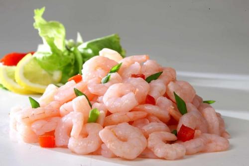 Как приготовить очищенные креветки?