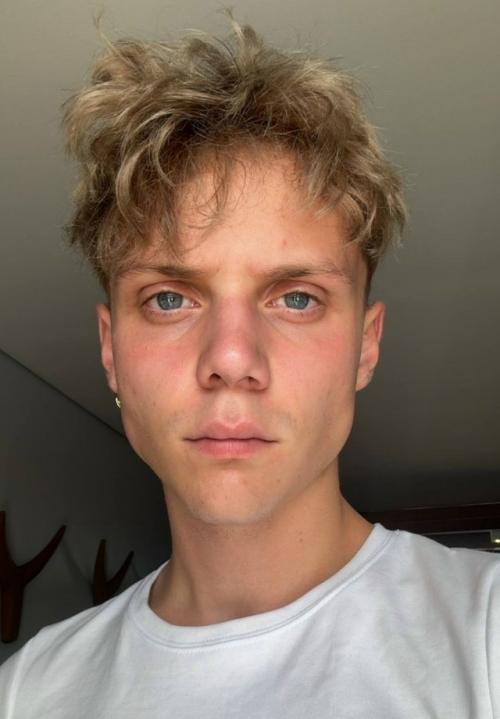 Ваня Дмитриенко столкнулся с жёсткой критикой после того, как назвал актрису Анну пересильд секс - символом. 01