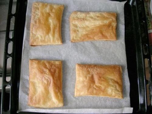 Слоеное пирожное со сгущенкой? 01