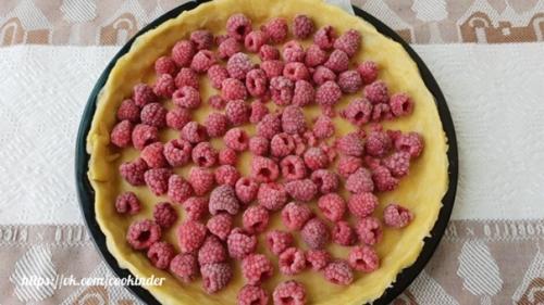 Малиновый открытый пирог со сметанной заливкой. 02