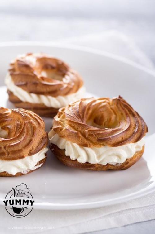 Заварные кольца с творожным кремом.