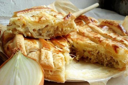 Рецепты лукового пирога - изыски немецкой кухни.