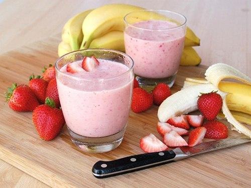 Клубнично - протеиновое мороженое.