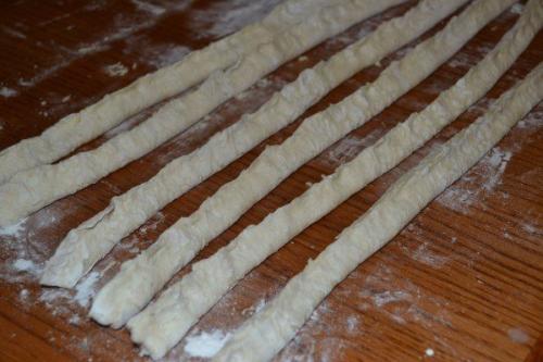 Сырные улитки.  Для приготовления сырных улиточек нам понадобится: 04