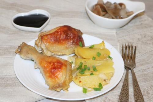 Картофель с курицей в сливках. Картофель с курицей в сливках.