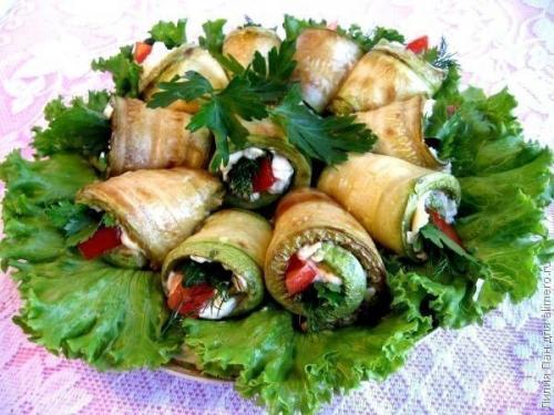Рулетики из кабачков.