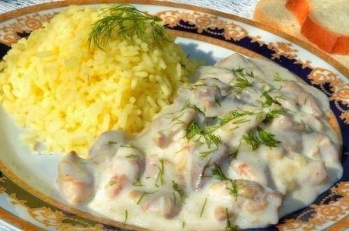 Курица в молочно - чесночном соусе. Курица в молочно - чесночном соусе.