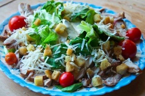 Салат с курицей. Салат с курицей.