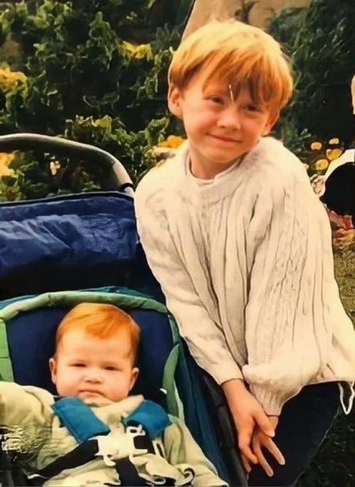 Руперт гринт, прославившийся ролью Рона уизли в фильмах о Гарри Поттере, осуществил свою детскую мечту - приобрёл фургон Mr. 01