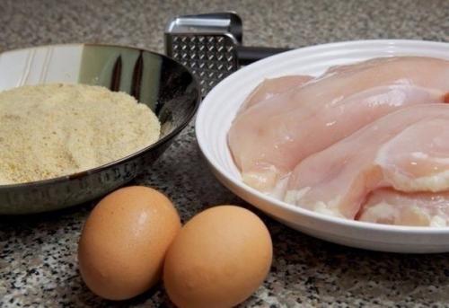 Куриные шницели.  Ингредиенты: 01