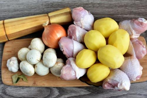 Куриные ножки с картошкой и грибами. 01
