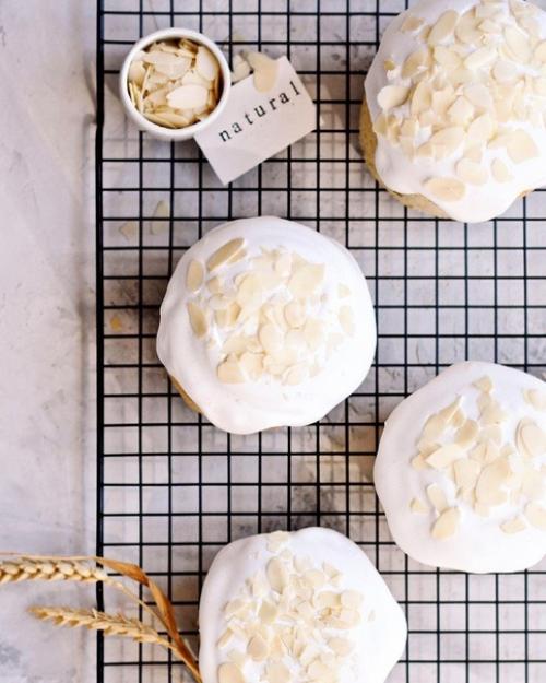 Рыба, запеченная с чесноком и луком. Белки*Жиры*Углеводы*Килокалории на 100 гр 12.  89*1.  01*3.  5*72. 97. 03