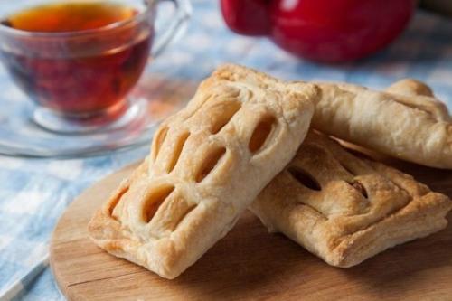 Слойки с яблоками. Слойки с яблоками.