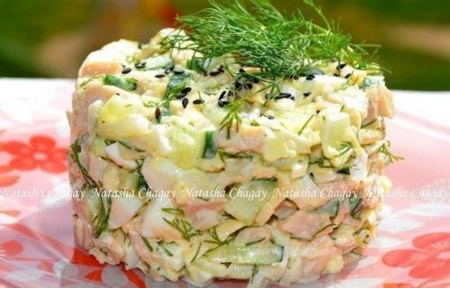 Салат Идеал.  Салат из кальмаров с сыром очень нежный и вкусный салат.