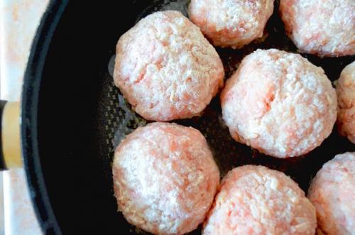 Тефтельки с подливкой по-детсадовски. 03